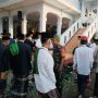 Cipkon dan Rasa Aman, Babinsa Koramil Sukorejo Laksanakan Pengamanan Sholat Idul Fitri 1444 Hijriyah Di Wilayah Binaannya