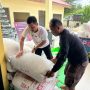 Polsek Polsek Mempawah Hulu Beli Jagung Petani Desa Caongk, Dukung Ketahanan Pangan Nasional