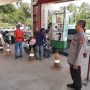 Jelang Idul Fitri, Polisi Patroli Siang Pantau SPBU dan Berikan Himbauan kepada Warga